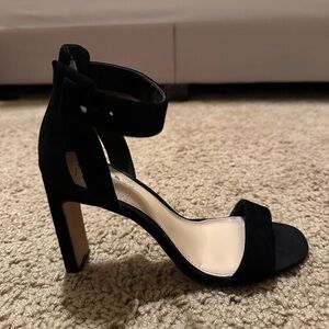 Vince Camuto black suede strappy heel/sandals. Like new condition.